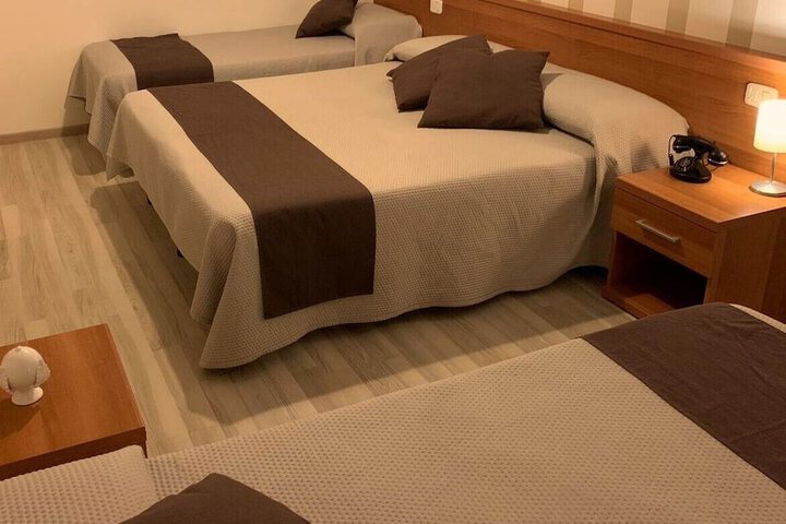 Room 2 of 26