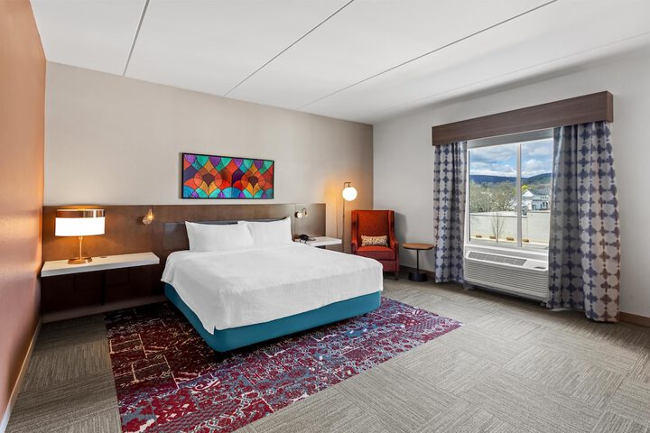 Room 6 of 79