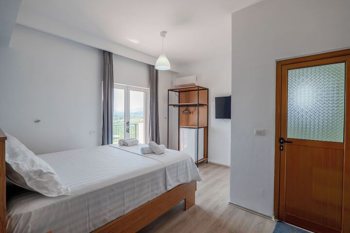 Room 15 of 96