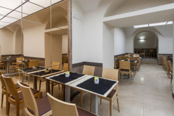Dining 84 of 101