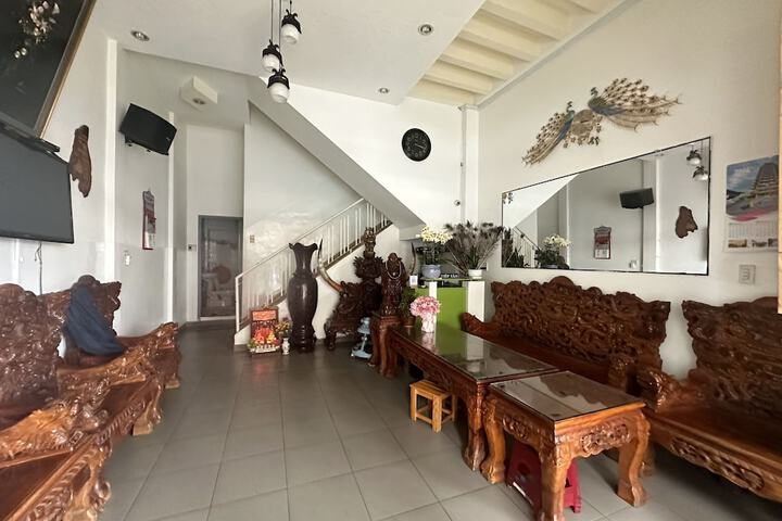 OYO 1233 Yen Quyen Hotel