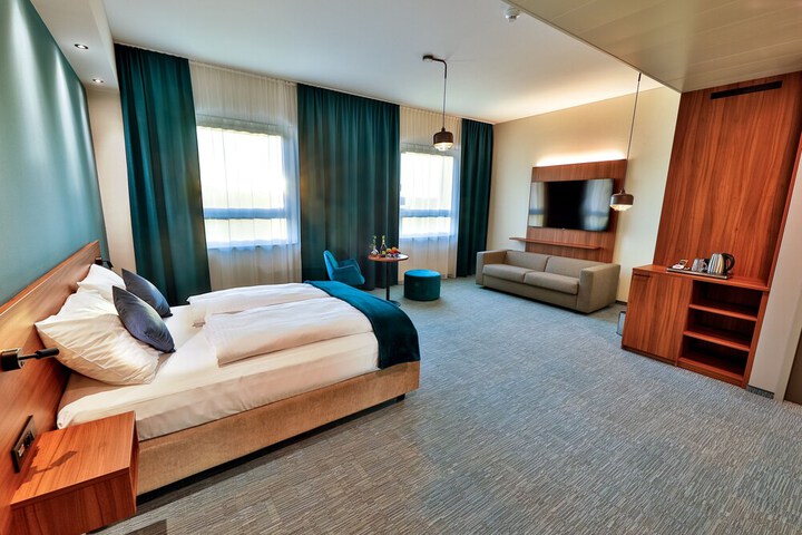 Room 11 of 107