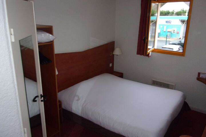 Room 16 of 45