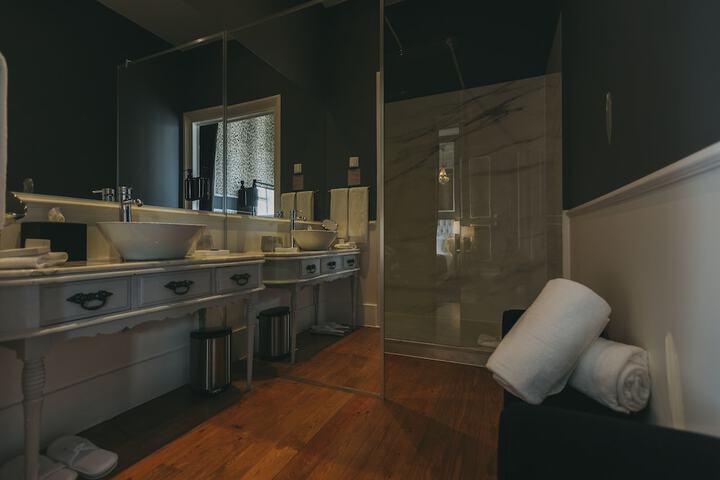 Room 159 of 245