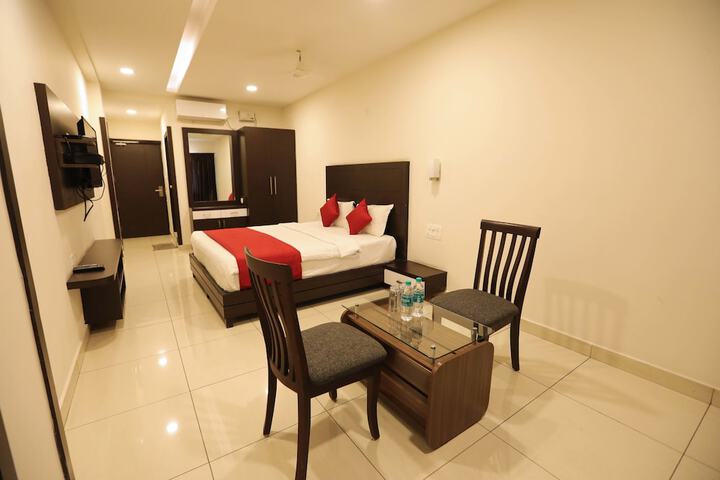 Room 13 of 27