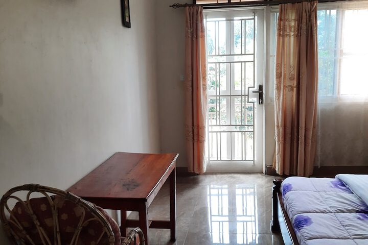 Room 4 of 85