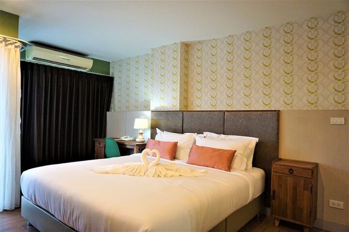 Room 5 of 38
