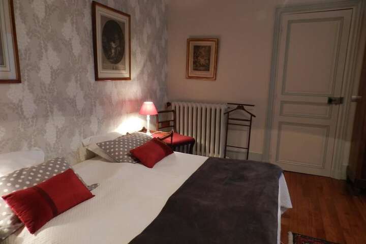 Room 1 of 10