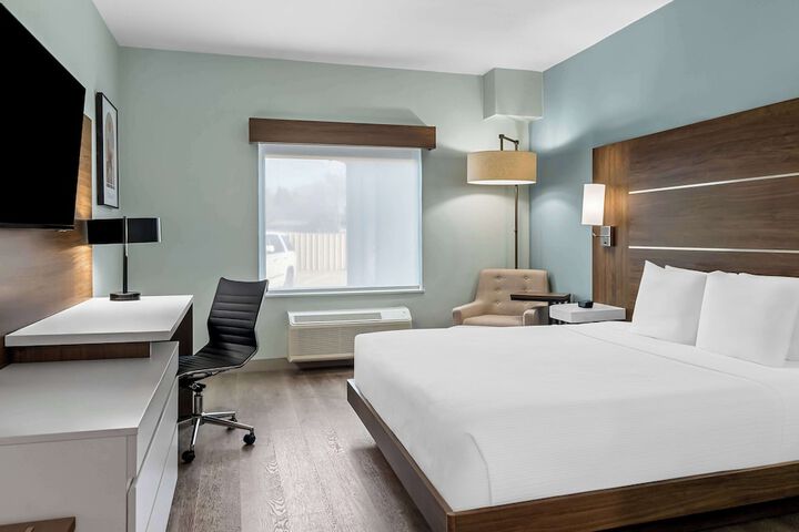 Standard | King Bed (16 of 17)