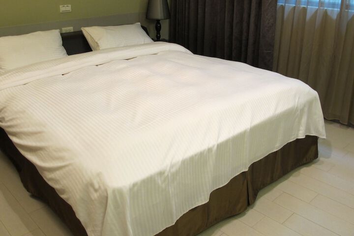 Room 8 of 48