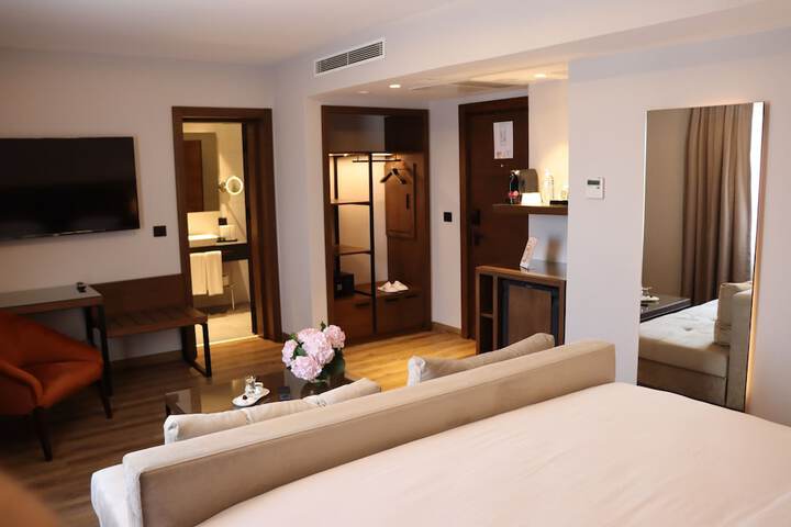 Room 12 of 31