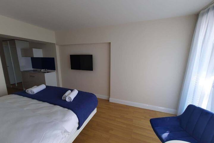 Room 3 of 31