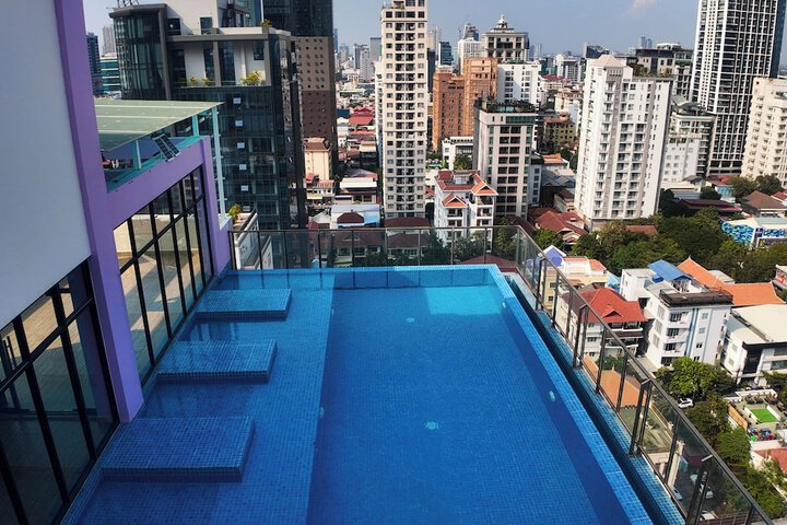 Pool 24 of 40