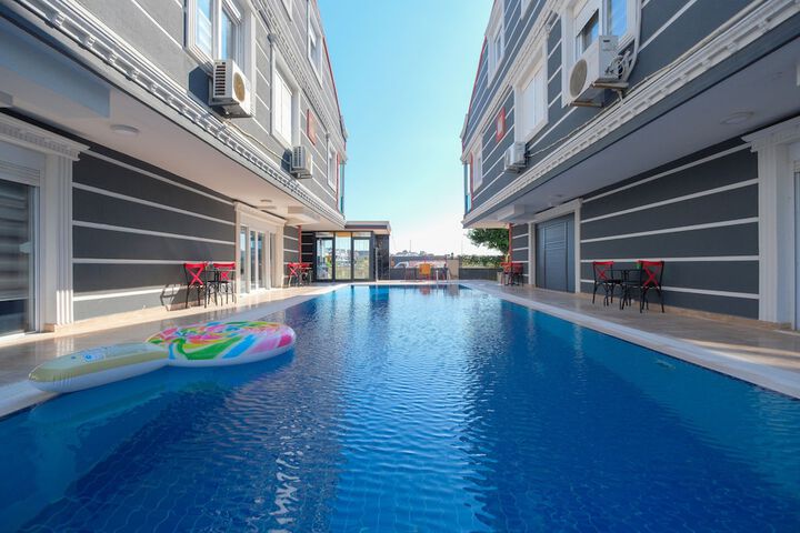 Pool 20 of 38