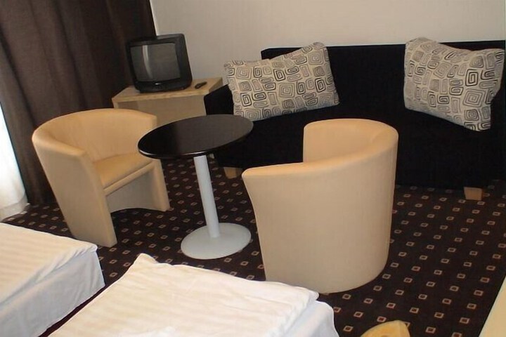 Room 13 of 49