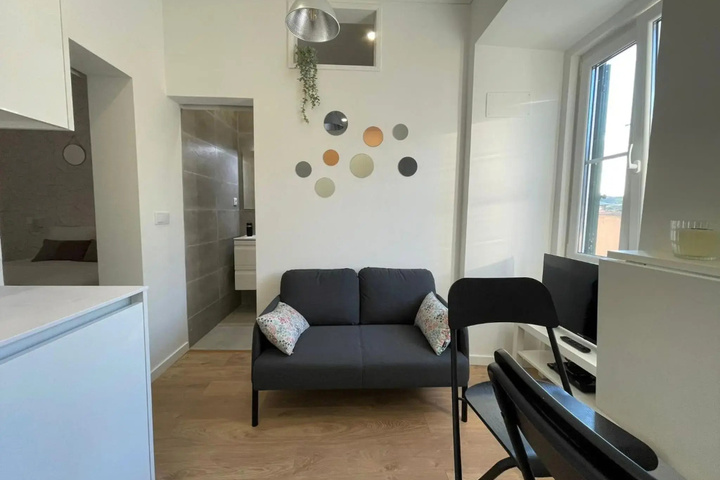 Room 7 of 11