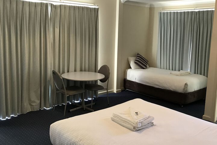 Room 4 of 20