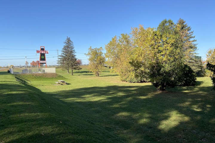 Property Grounds 29 of 35