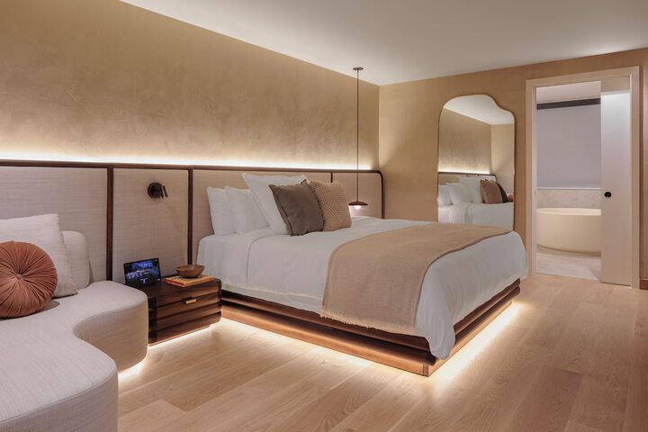 Room 6 of 35