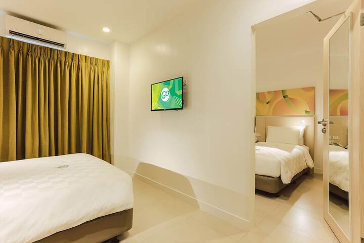 Room 14 of 32