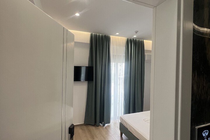 Room 12 of 191