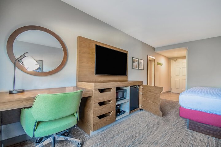 Room 13 of 45