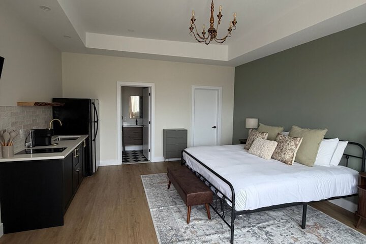 Room 4 of 91