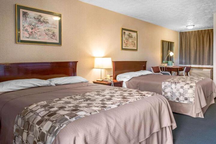 1 King Bed Suite (1 of 6)