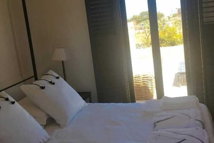 Room 3 of 116