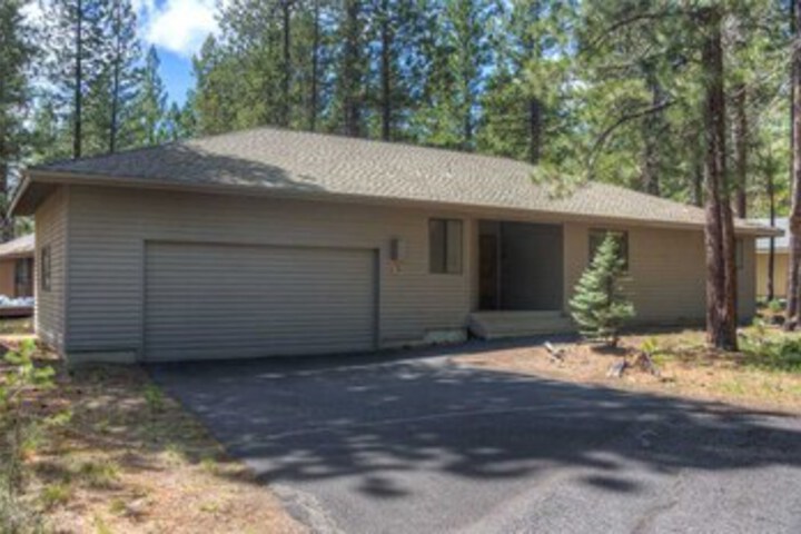 Diamond Peak Lane 12