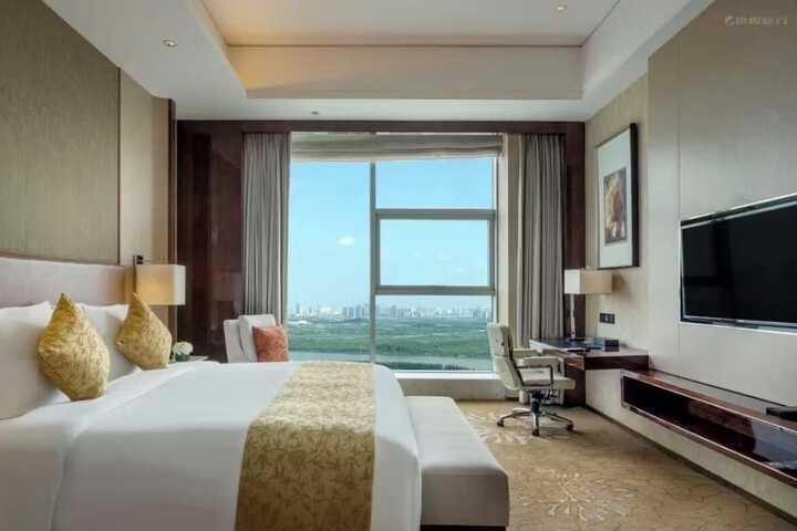 Room 17 of 49