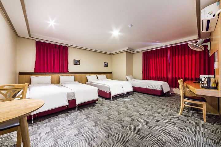 Room 45 of 65
