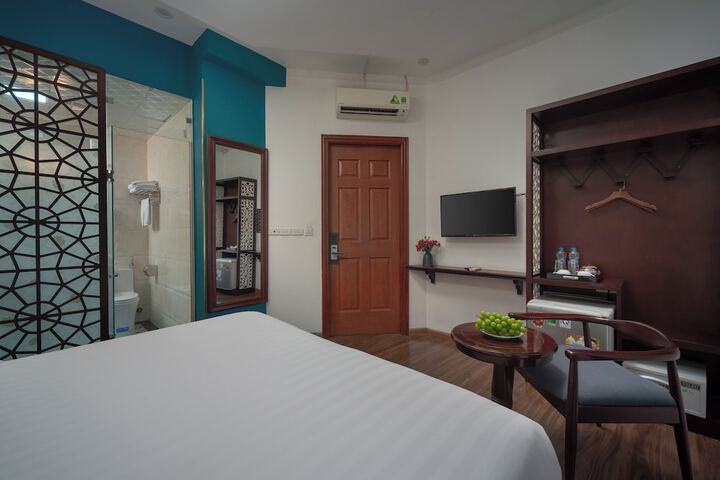 Room 10 of 64