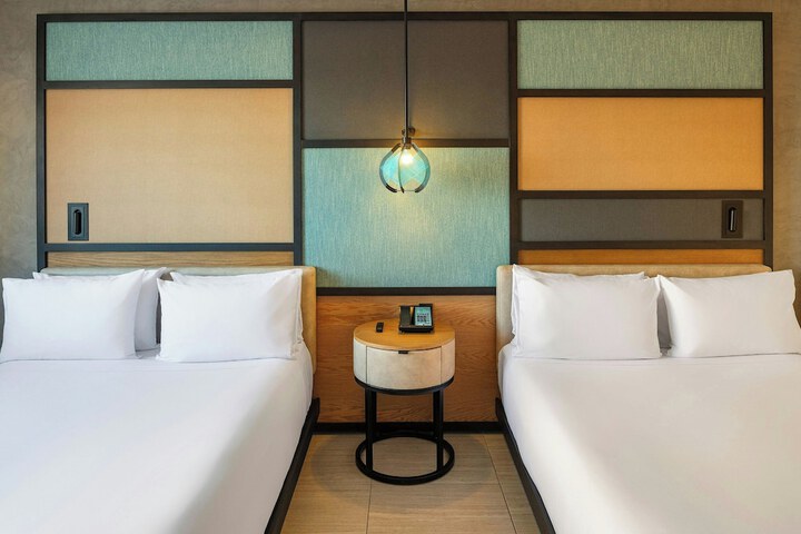 Room 13 of 71