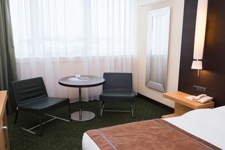 Room 16 of 35