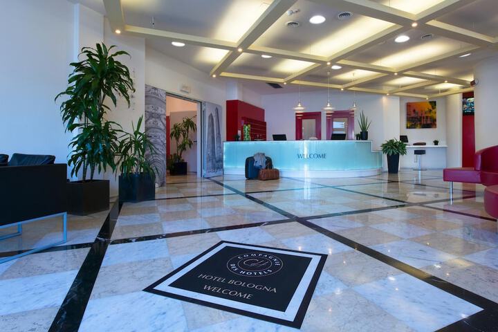 Hotel Lobby