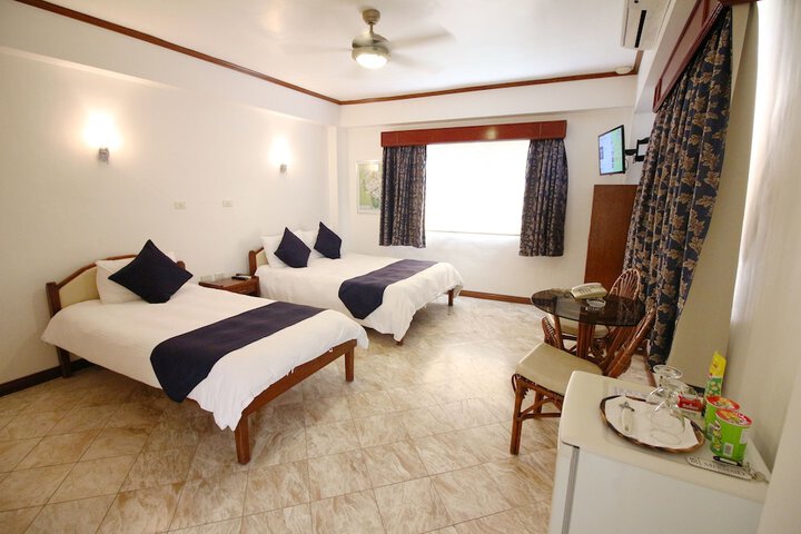 Room 4 of 65
