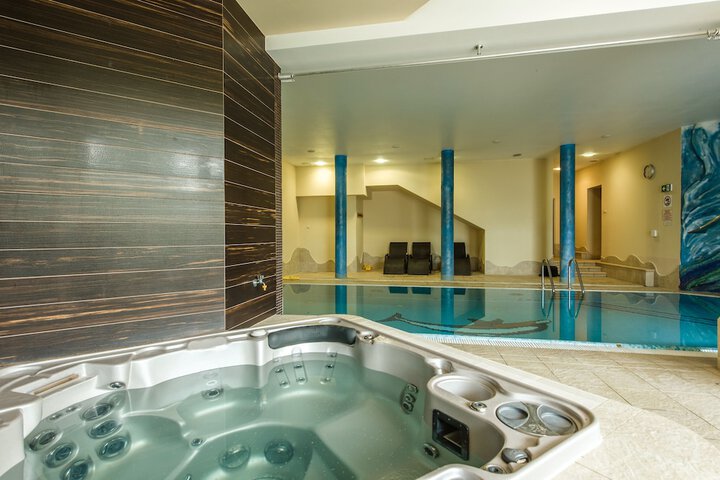 Pool 46 of 122