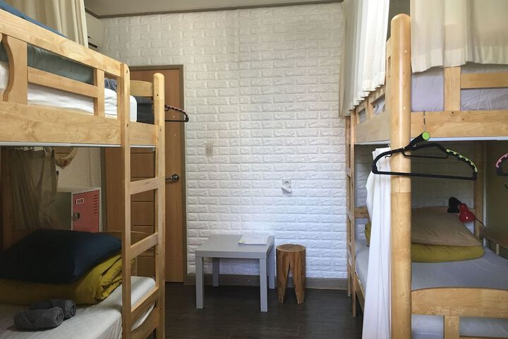 Room 8 of 38