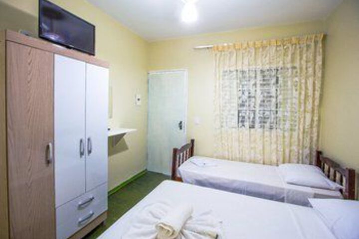 Room 10 of 11
