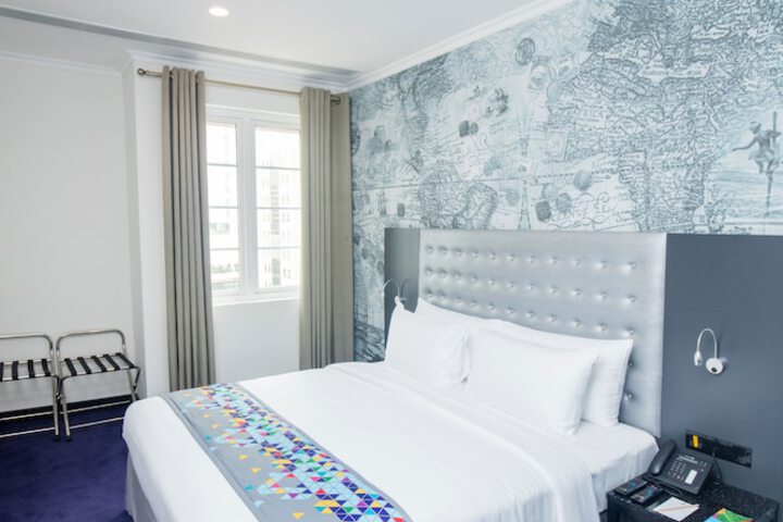 Room 28 of 106