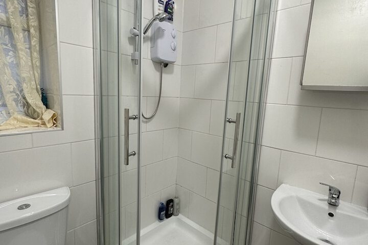 Room 15 of 38
