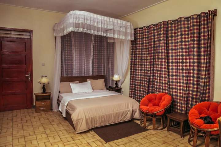 Room 10 of 50