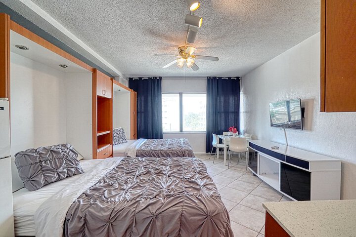 Room 22 of 244