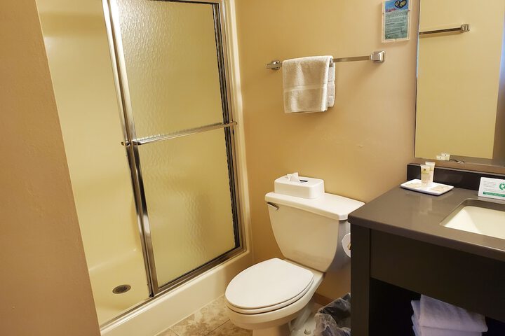 Room 210 of 279