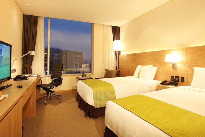 Room 3 of 112