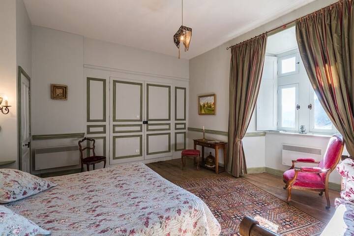Room 10 of 54