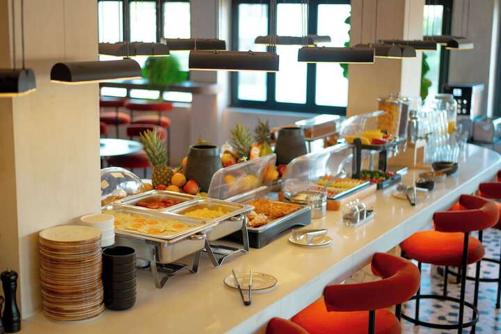 Dining 82 of 110