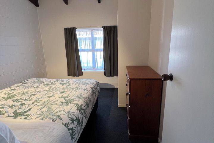 Room 32 of 36