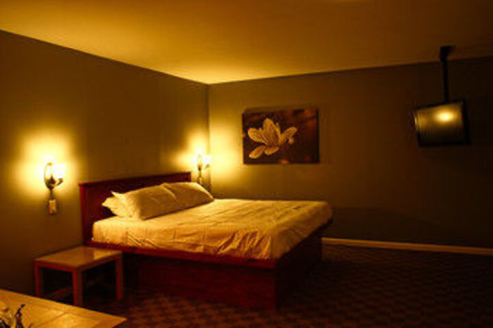 Room 3 of 12